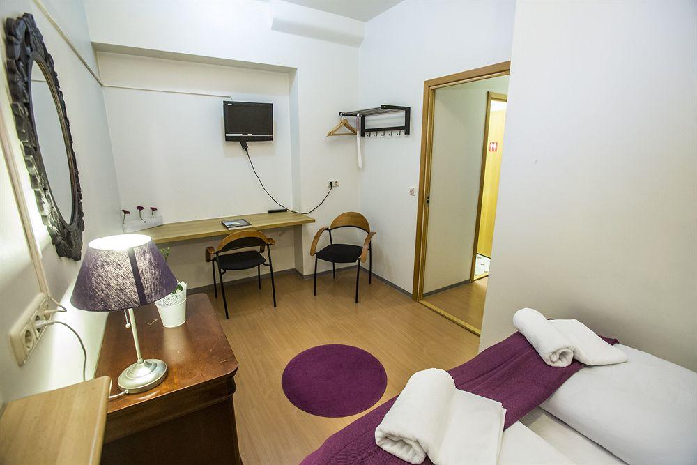 Capital-Inn Hostel Рейк'явік Екстер'єр фото
