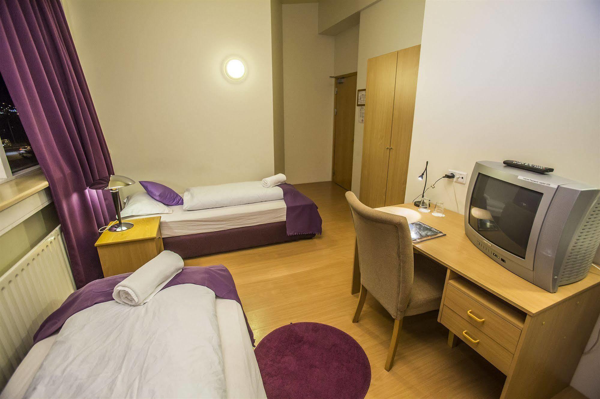 Capital-Inn Hostel Рейк'явік Екстер'єр фото
